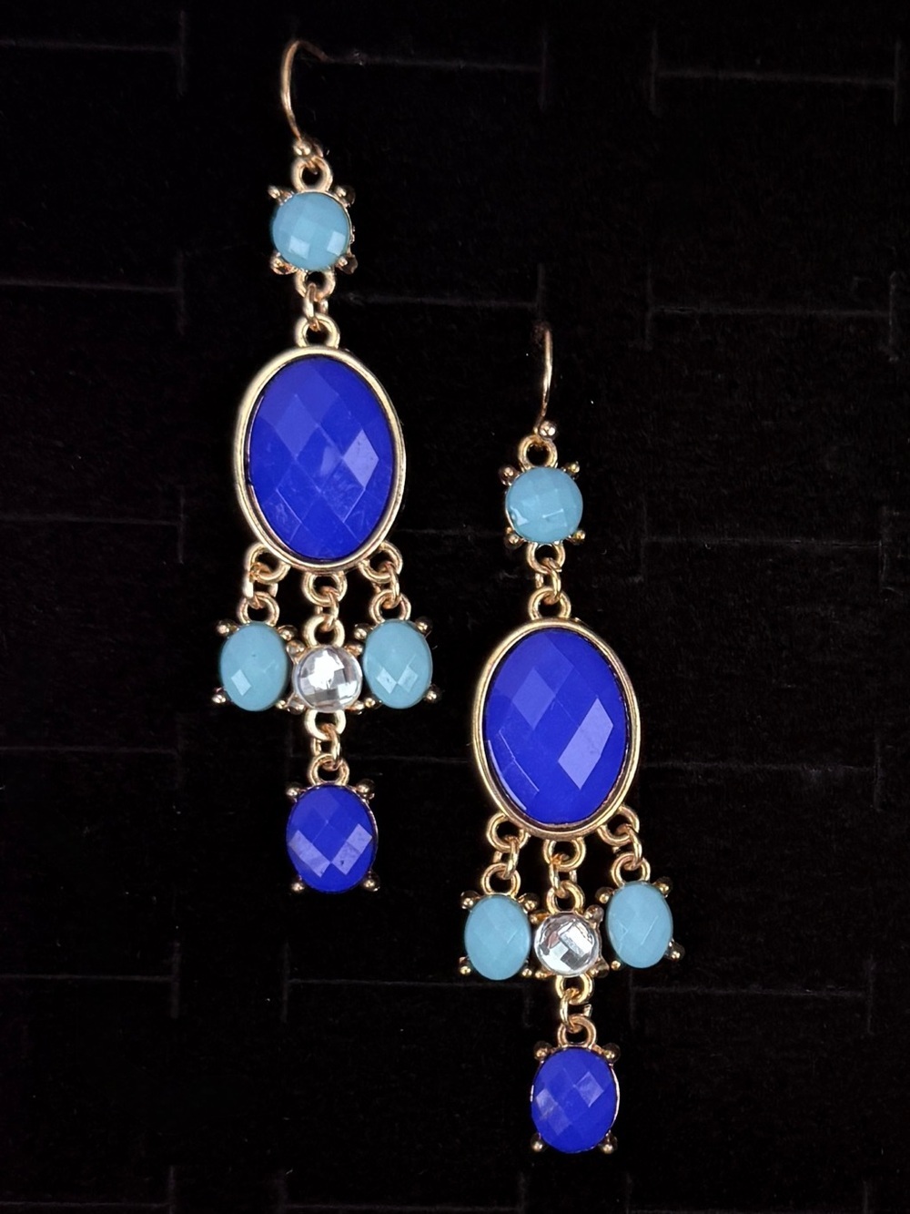 Gold Tone Blue Faceted Pierced Chandelier Drop Pierced Earrings